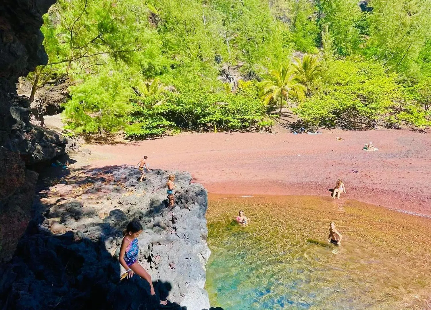 Embark On A Journey Through Maui With Aloha Glamp'S Jeep And Rooftop Tent Allows You To Discover Diverse Campgrounds, Unveiling The Island'S Beauty From Unique Perspectives Each Day Haiku Stany Zjednoczone Ameryki